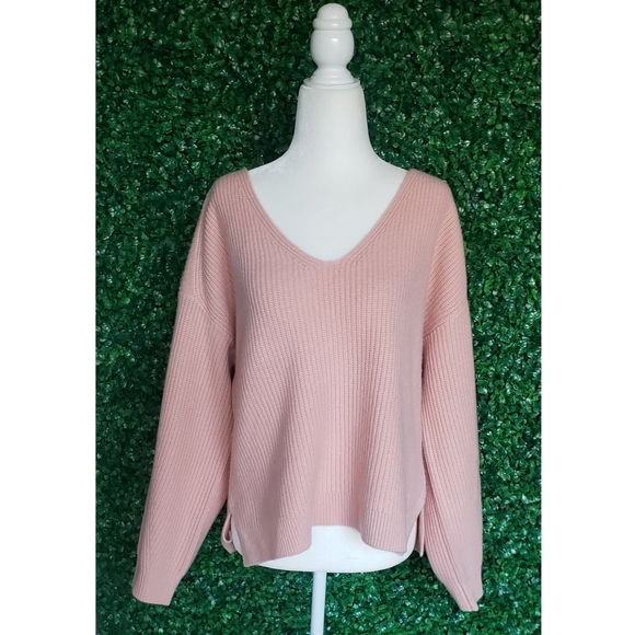 36. J.Crew Ribbed cashmere oversized V-neck sweater - Picture 4 of 9